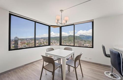 Waikiki Apartment | Hawaiian Monarch Penthouse 104 by Hawaii Ocean Club