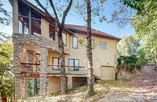 Eureka Springs House | Hawk Cove Manor