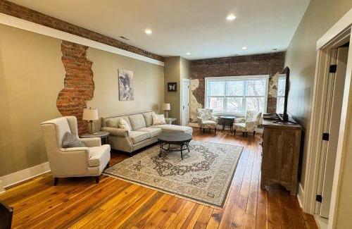 Waynesville Apartment | Hawkeye View