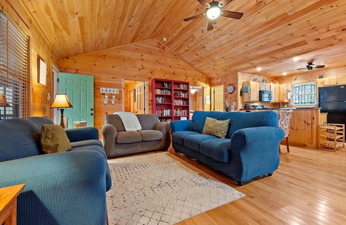 Lake Lure Cabin | Hawks Terrace- Hot Tub, Fire Pit, Mirror Lake Access, Views!