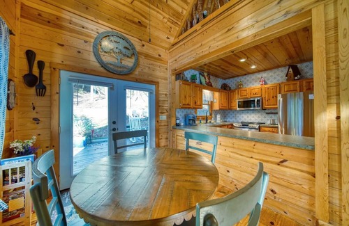 Suches Cabin | Hawks Whistle - Waterfall Nearby and Hot tub