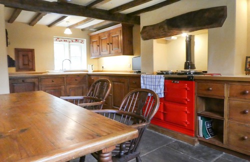 Dobcross Cottage | HAWKYARD'S COTTAGE, pet friendly, with a garden in Dobcross, Oldham