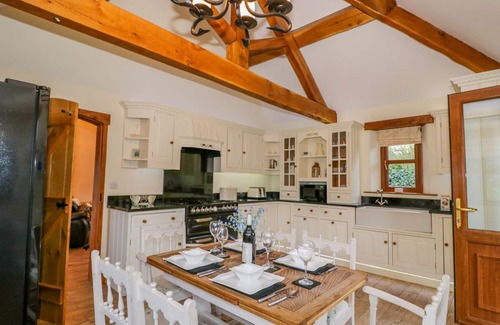 Kendal Cottage | HAWTHORN COTTAGE, family friendly, luxury holiday cottage in Sedgwick