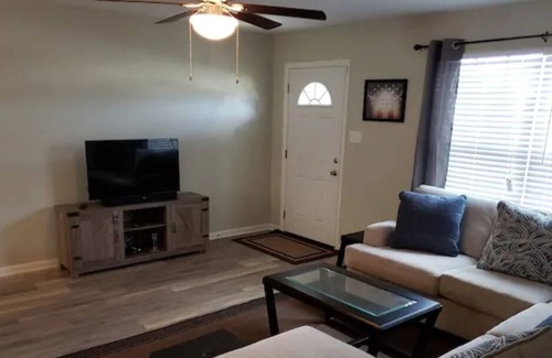 Thomasville House | Hayden's Getaway: Sleep 6, Charming & Spacious