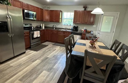 Thomasville House | Hayden's Getaway: Sleep 6, Charming & Spacious