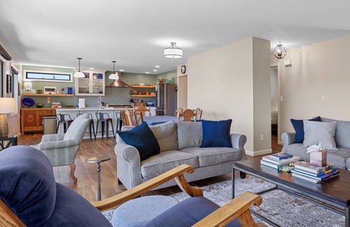 English point House | Hayden | Stunning Views | Sleeps 8