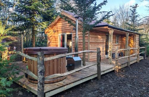 Hythe Cabin | Hayne Barn Estate - 6 Luxury Lodges with private hot-tubs- 1 studio-loft without hot-tub