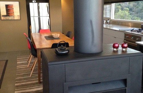 Leura House | HayView at Leura: Views! Bespoke Stylish Adult Retreat with Stunning Views