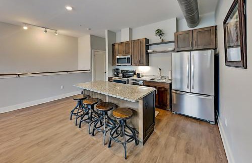 Asheville Apartment | Haywood Chic Retreat Unit 215