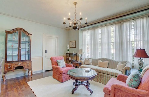 Greater Belhaven Apartment | “Hazel”-Beautiful 1937 vintage Belhaven Apt.!