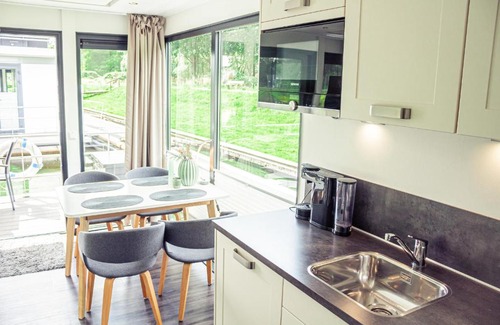 Bad Bederkesa Boat Rental | HB 7 - Hausboot Bad Bederkesa