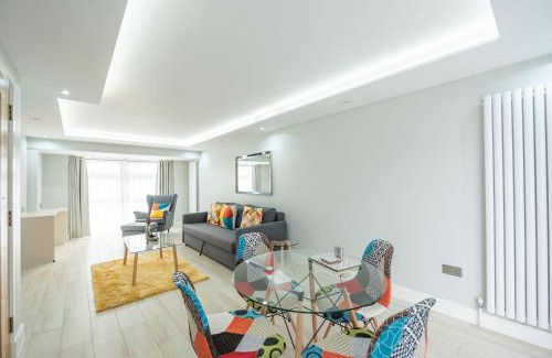 Reading House | Headley House