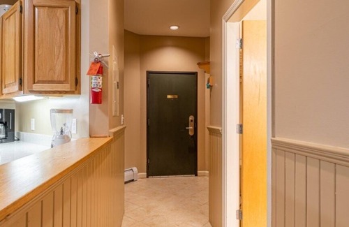 Jeffersonville Condo | Headline