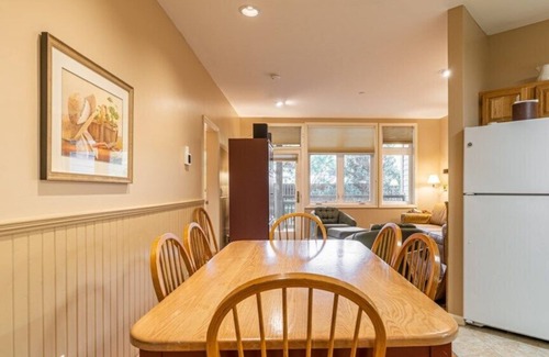 Jeffersonville Condo | Headline