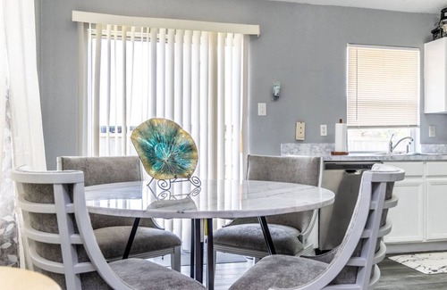 Southeast Arlington House | Heart of Arlington, Cozy Home