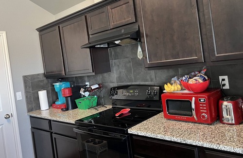 South Side House | ❤️ Heart of Corpus Christi Stay - 25 min ➜ Beach!
