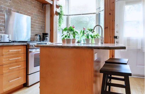 Milton Park House | Heart of Downton Montreal Milton/Sherbrook CITQ# 301085