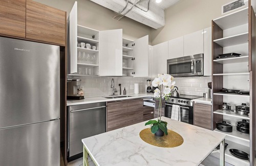 Downtown Dallas Apartment | Heart of Downtown Dallas: 2BR 2 BA City View APT