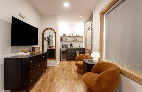 Hot Springs Apartment | Heart of Downtown, Steps to Bathhouses & Restaurants, Room # 102