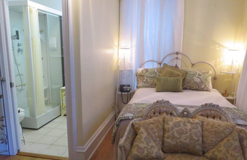 West Central House | Heart of Downtown Suite w/ Luxury Spa Steam Shower