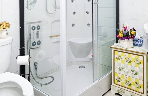 West Central House | Heart of Downtown Suite w/ Luxury Spa Steam Shower