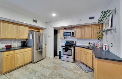 Channel District House | Heart of Downtown Tampa, Spacious & Unique