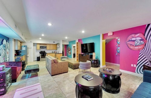 Channel District House | Heart of Downtown Tampa, Spacious & Unique