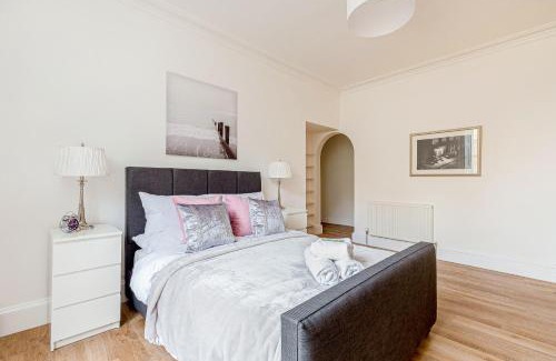 New Town Apartment | Heart of Edinburgh City Centre 3 Bed Georgian Apt
