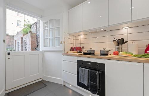 Old Town Apartment | Heart of Edinburgh's Historic Old Town - Blair Street