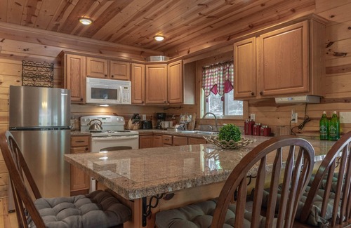 Dahlonega House | Heart of Georgia's Wine Country |Southern Living's Best Small Town in the South |Downtown Dahlonega