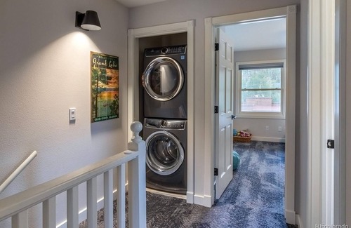 Grand Lake House | Heart of Grand Lake I Tri-Level TH I Bright and Stylish Mountain Contemporary!