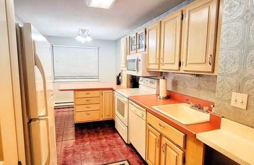 Groton Condo | Heart of Groton|20min→Mohegan sun|25min→Foxwoods|10min→CGacadamy|self Check-In