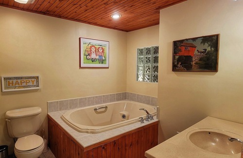 Groton Condo | Heart of Groton|20min→Mohegan sun|25min→Foxwoods|10min→CGacadamy|self Check-In