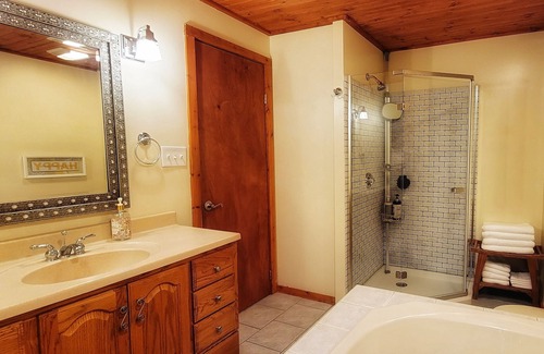 Groton Condo | Heart of Groton|20min→Mohegan sun|25min→Foxwoods|10min→CGacadamy|self Check-In