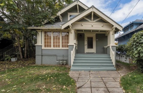Creston - Kenilworth House | Heart of Hawthorne! Newly Remodeled, 99 Walk Score