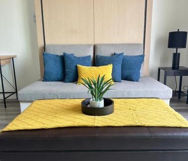 Hollywood Apartment | Heart of Hollywood-Walk of Fame 1bd Studio with View -Free parking, balcony, wifi, rooftop, gym, upscale amenities