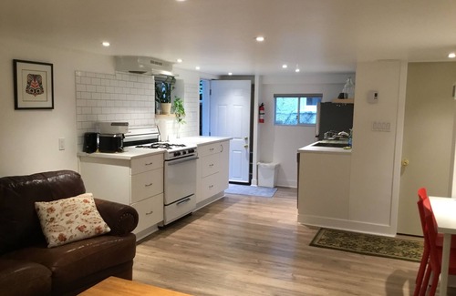 Kitsilano House | Heart of Kitsilano, centrally located & spacious self contained basement suite.