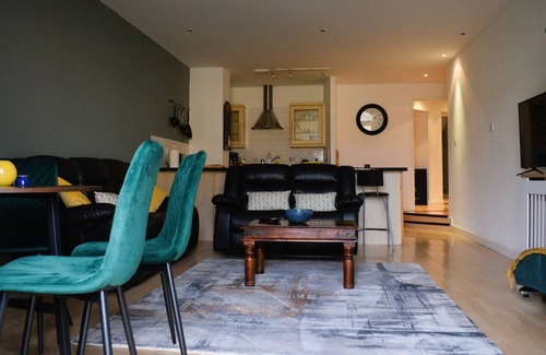 Leeds City Center Apartment | Heart of Leeds - 2 Bedroom Flat