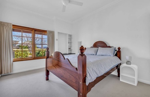 Merimbula Cabin | Heart Of Longpoint - Pet friendly and Fenced