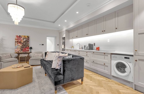 Marylebone Apartment | ❤️ Heart of Marylebone ° 🌿 Big Patio, ❄️ A/C ° 🌳 Backyard ° 🧺 W/D