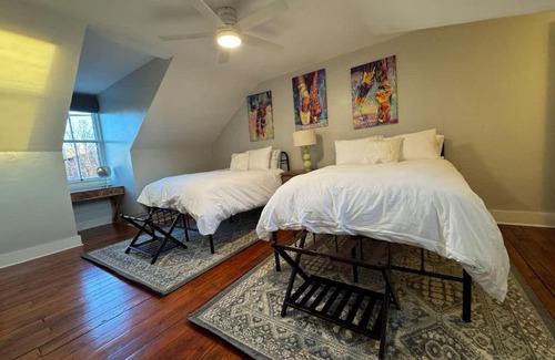 Harrisburg - Hershey House | Heart of Midtown Home on Penn St - Pet Friendly
