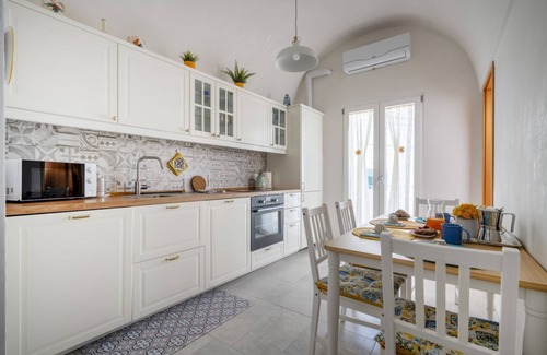 Centro Storico Apartment | Heart of Monopoli: Seaview Terrace Apartment