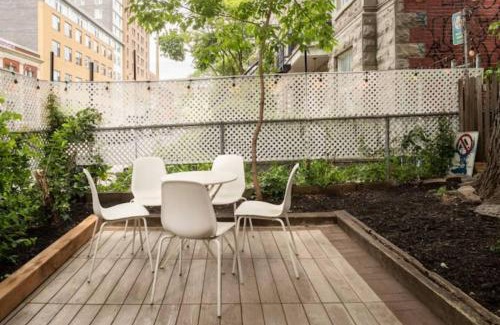 Milton Park House | Heart of MTR for Memerable Experiance 2 backyard 7minMetro Fully Renovated & Equipped