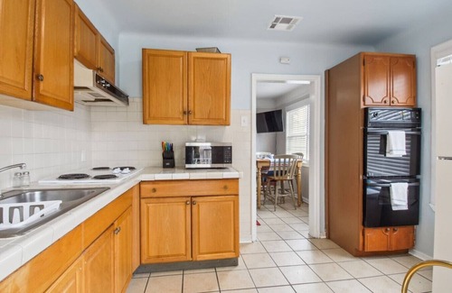Lakewood House | Heart of NOLA 3Bed /2 Bath by Ochsner!