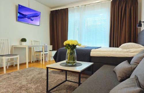 Oulu Apartment | Heart of Oulu studio Parking