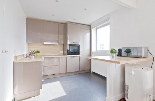 Grenelle Apartment | Heart of Paris - 3BR - 8P - Tour Eiffel 7 Free Netflix