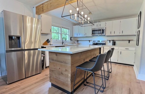 Sawyer House | Heart of Sawyer, new heated 30’ x15’pool, easy access to best of Harbor Country!
