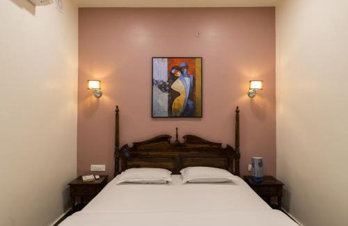 Pink City Bed & Breakfast | Heart of the City Homestay by Rashmi