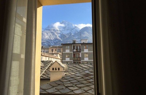 Aosta House | Heart of the historic center
