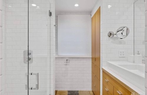 University District Apartment | Heart of the University District. Amazing Location. Walk to UW and Hospitals!